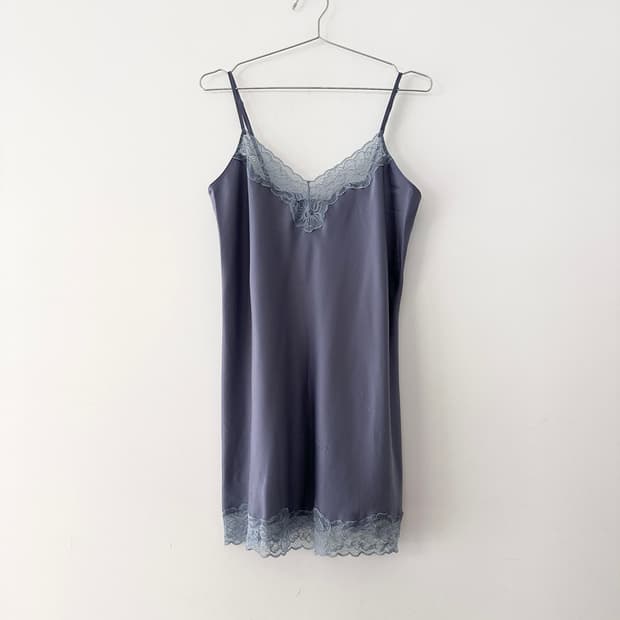 Feminine slip sleeveless / serenity