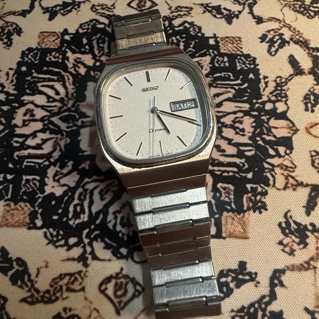 SEIKO 빈티지 쿼츠 시계