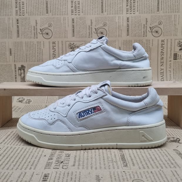 오트리 메달리스트 레더 여성스니커즈235