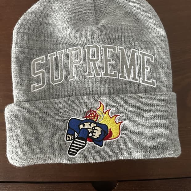 슈프림 오버다이드 비니 퓨처라 캐릭터