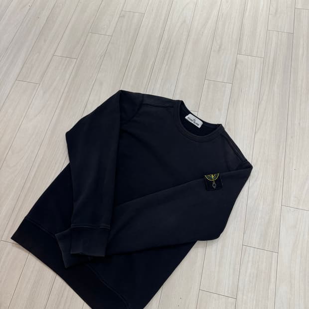 [정품] 스톤아일랜드 블랙 맨투맨 S