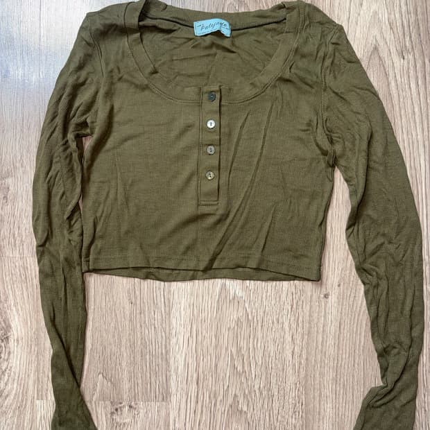 페일제이드 버튼티 카키