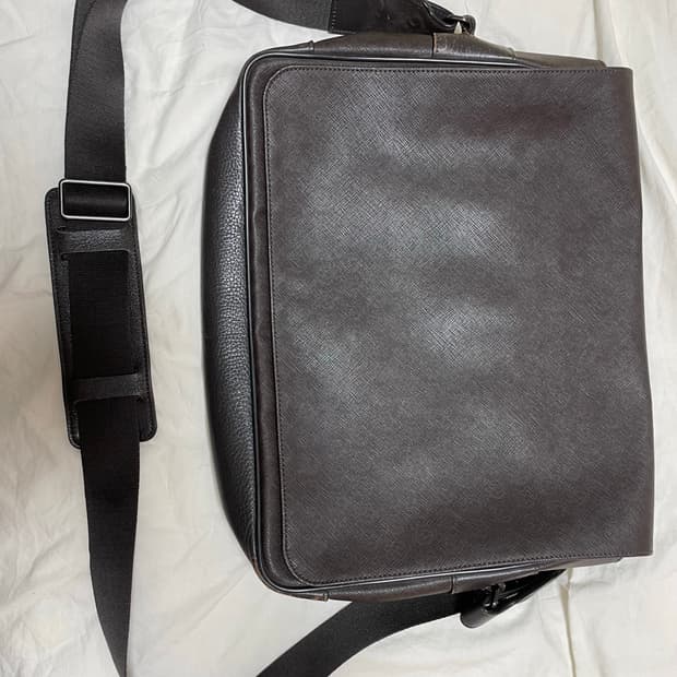 알프레드던힐 시그니처 패턴 메신저백