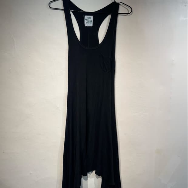 nas que basiccs black sleeveless o