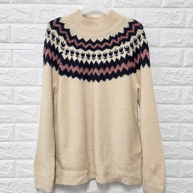 택포// 써스데이아일랜드 니트 S