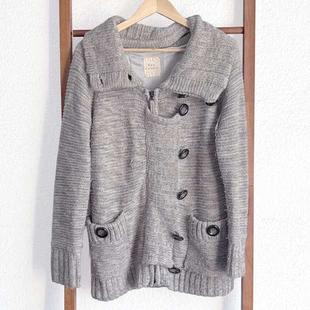 회색 숲속 다락방 가디건