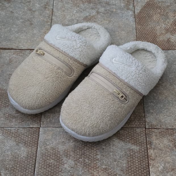 (240)나이키 버로우 se 샌드 드리프트 방한 슬리퍼