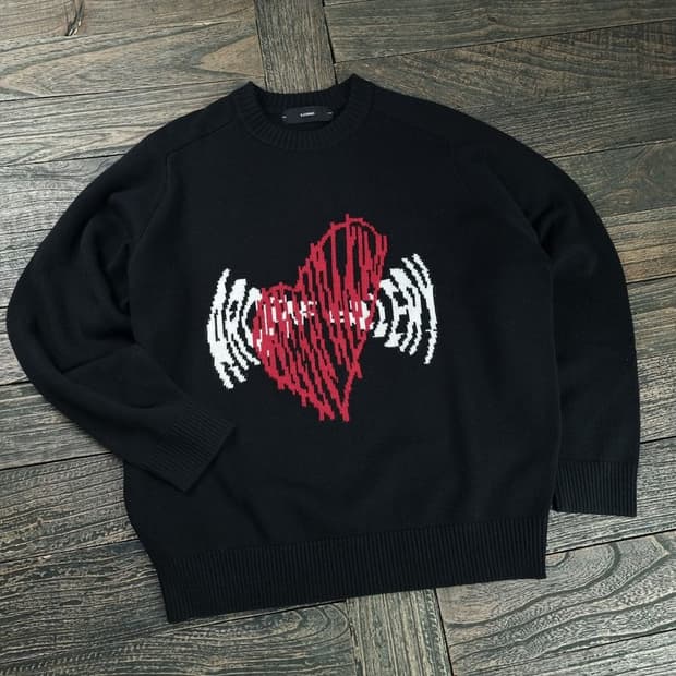 [일꼬르소] 그래픽 쟈카드 오버핏 크루넥 니트 블랙 M19026