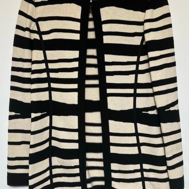 ST.JOHN 블랙/아이보리 스트라이프 가디건 