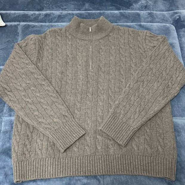 어나더오피스 하프집업 케이블 니트