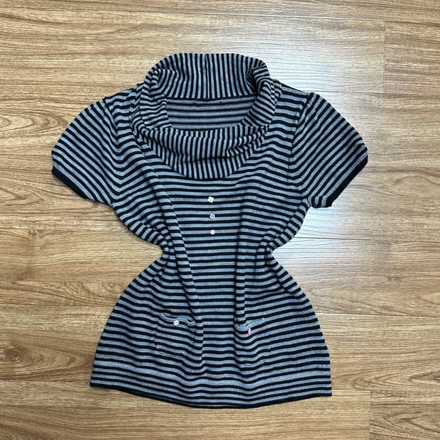 빈티지 스트라이프 단추 반팔 티셔츠 코이세이오깔 긱시크 공겜여주 모리걸