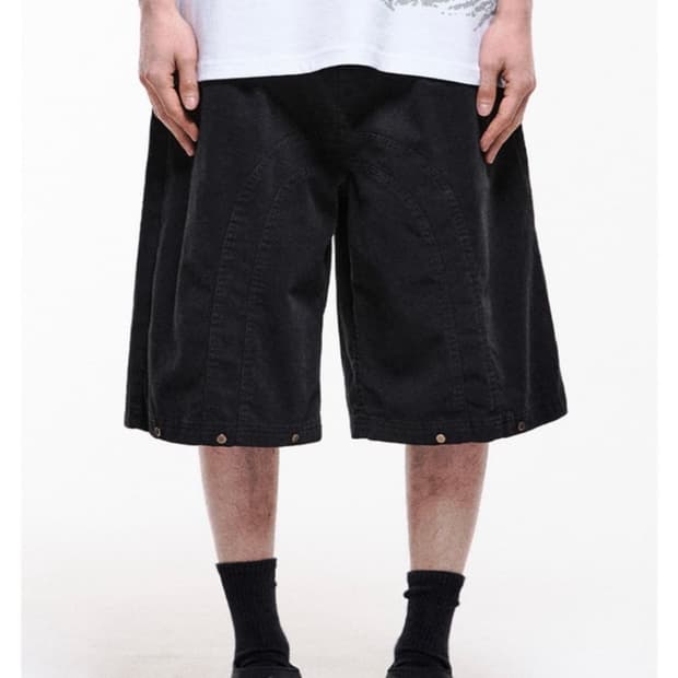 더콜디스트모먼트 리벳 하프 버뮤다 팬츠