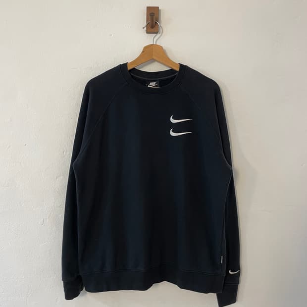 나이키 더블 스우시 맨투맨 