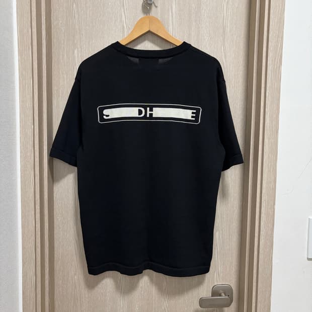 23SS)솔리드옴므 세미오버핏 백로고 반팔니트46/블랙