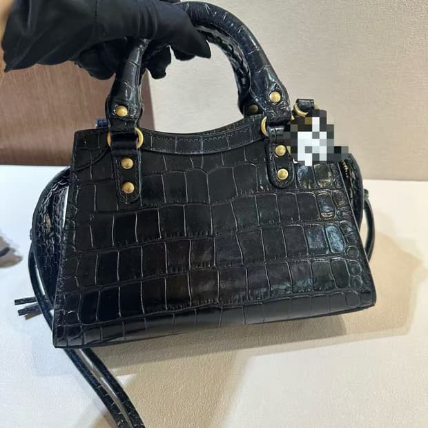 발렌시아가 네오클래식 미니 블랙 크로코 금장 신품 판매