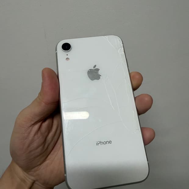 아이폰xr 64기가 화이트 색상 판매합니당⭐️