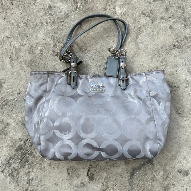 코치 실버 토트백