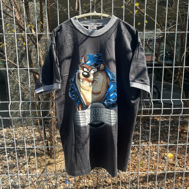 96 made in usa looney tunes taz t shirt