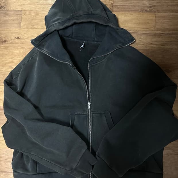 entire studios full zip black