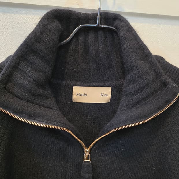 마뗑킴  스펠 포인트  니트 집업 인 가디건