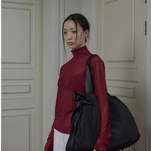 우화 WRINKLE MESH TURTLENECK DEEP RED