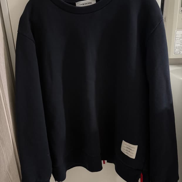 [백화점판] 톰브라운 백삼선 맨투맨