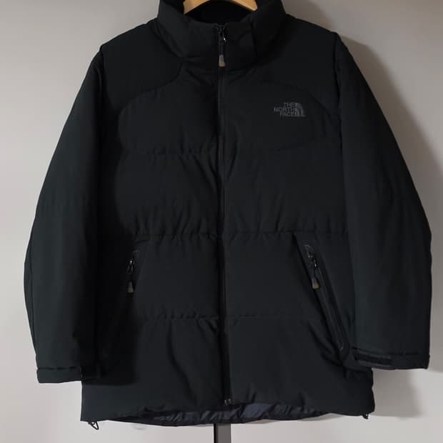 노스페이스 남성 구스다운 패딩점퍼. 
싸이즈  105
