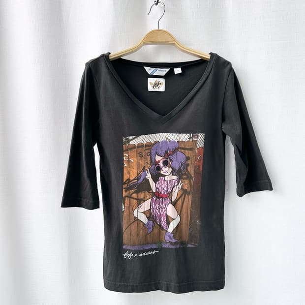 아디다스 x FAFI 00s 프린팅 브이넥 티셔츠 블랙 85