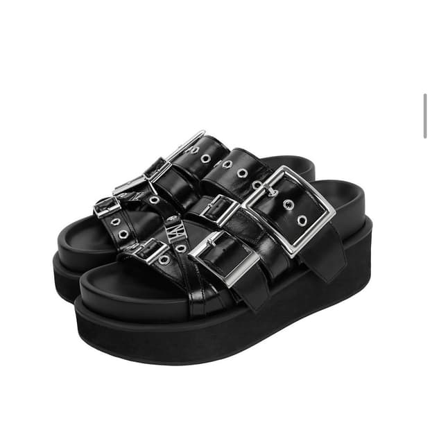 트리밍버드 BOLD BUCKLE FLATFORM SLIDES