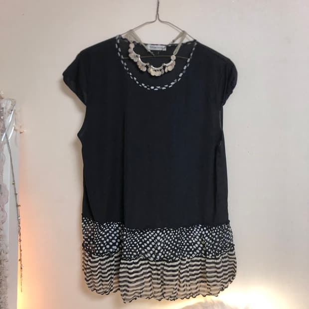 반민소매 티셔츠