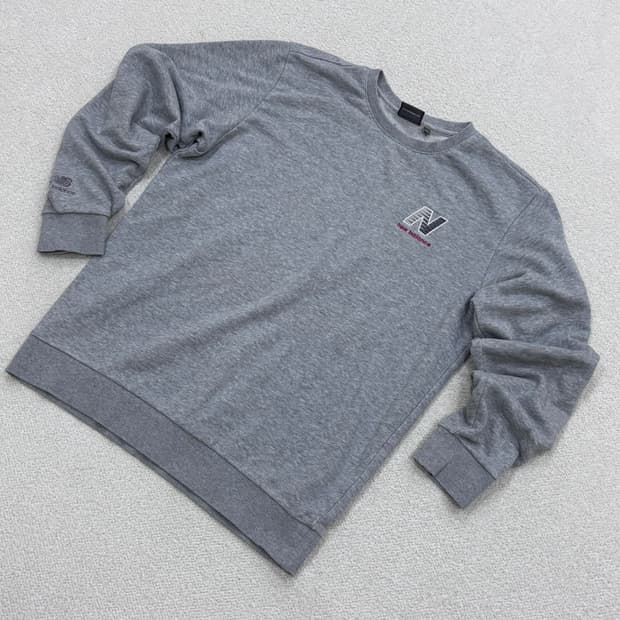 100 뉴발란스 스몰로고 맨투맨 티셔츠 0323E