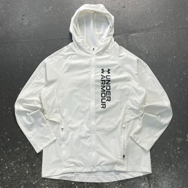 105 언더아머 바람막이