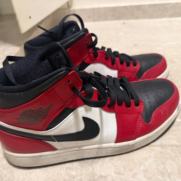 조던 1 미드 시카고 블랙토