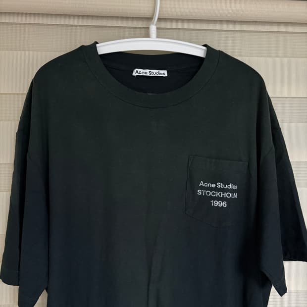 아크네 스튜디오 포켓 페이디드 블랙 반팔 L-XL(105)