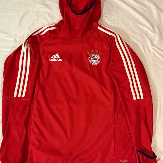 아디다스 바이에른 뮌헨 후드 웜탑