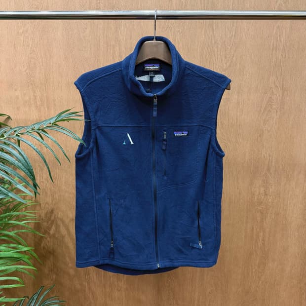 파타고니아 신칠라 플리스 집업 베스트 지퍼 포켓 디테일 레귤러핏 블루