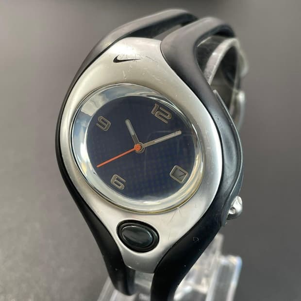 나이키 트라이액스 스위프트 아날로그 Triax 시계