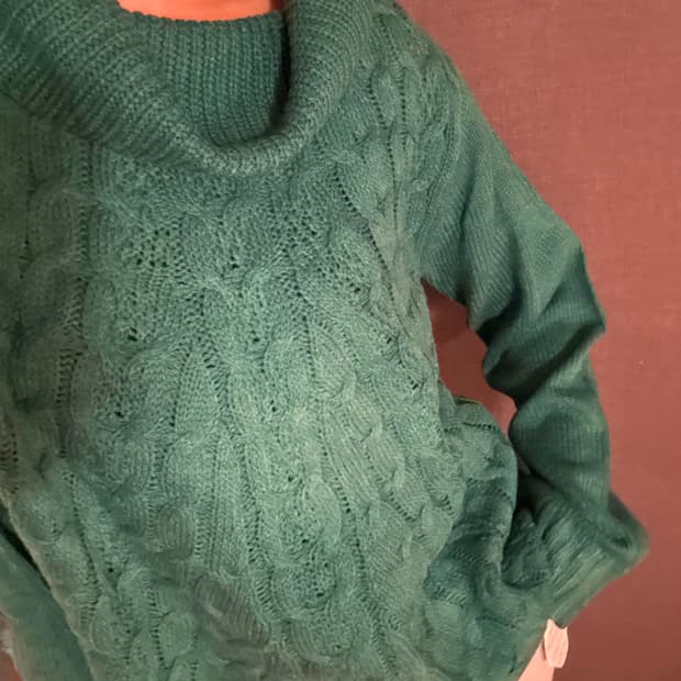 톤다운된 청록빛이 예쁜 케이블 니트 / JAPAN