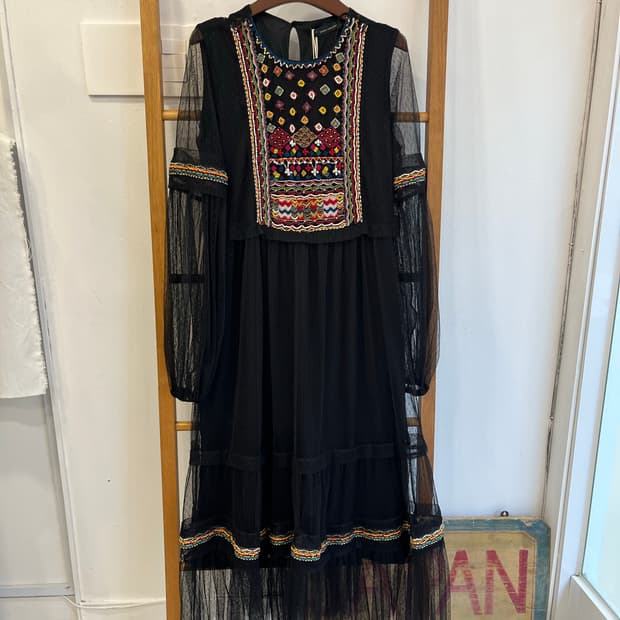 [새상품] 자라(ZARA) 에스닉 비즈 자수 시스루 롱 원피스