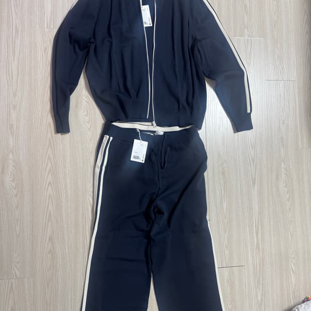 Cos 코스 니트 트레이닝재킷, 니트트레이닝팬츠 세트 XL