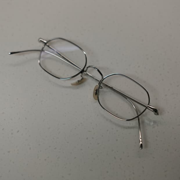 나나로쿠 선플래티늄 금테 안경