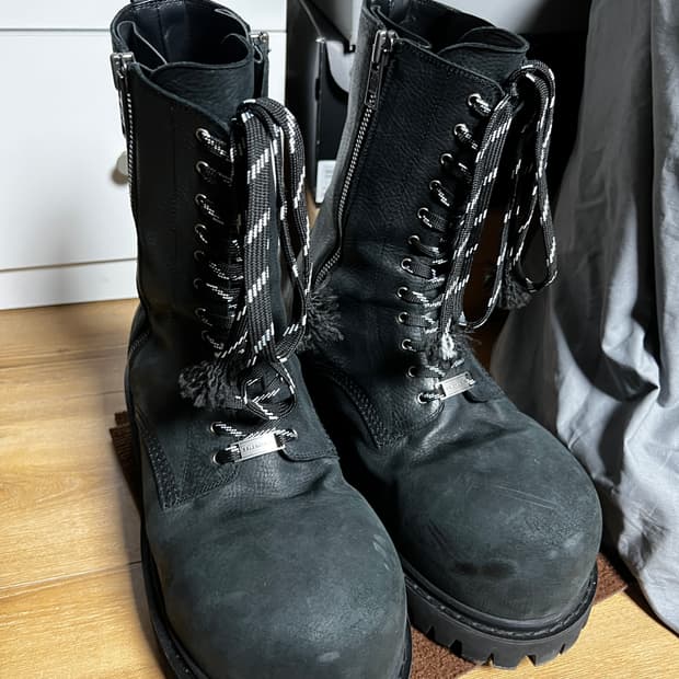 발렌시아가 스톰퍼 부티45사이즈