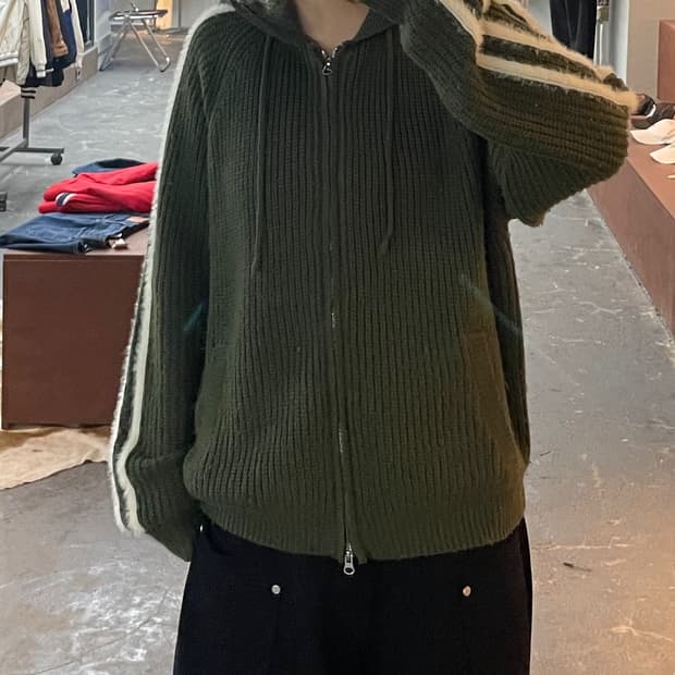 트릴리온 워셔블 헤어리 브러쉬 카키 트랙 후드 니트 집업 H2277