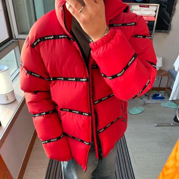 슈프림 테이프 로고 패딩