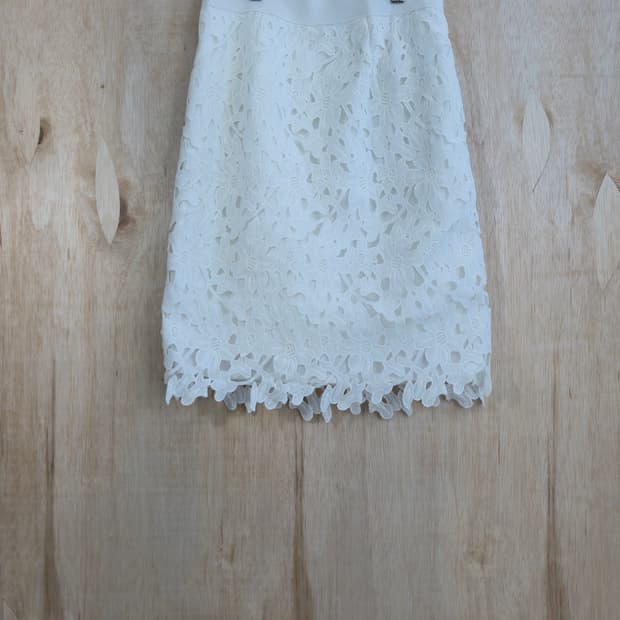 Ciaopanic 화이트 플라워 레이스 미니 밴딩 스커트
