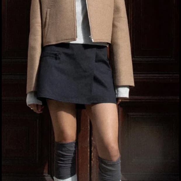 레이브 23SS 블랙 미니스커트