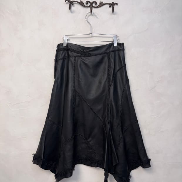 DOHO black lamb skin unbalanced lace sk