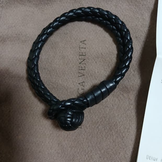 보테가베네타 가죽팔찌 판매