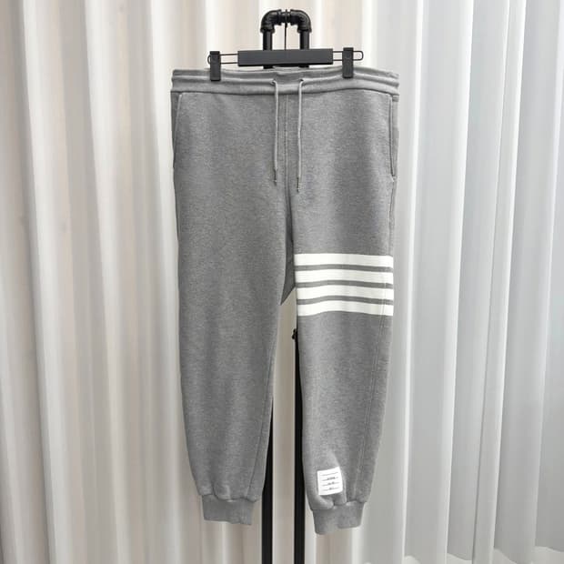 [1회착용/4사이즈] 톰브라운 사선완장 트레이닝 팬츠