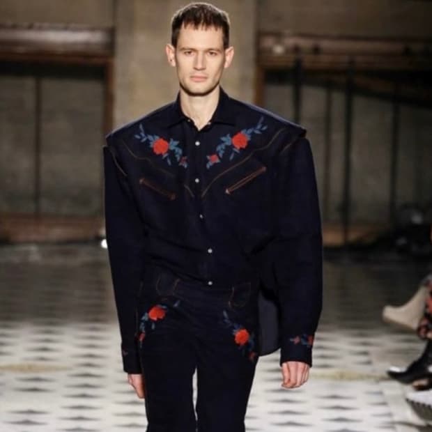 베트멍 17FW 웨스턴 플라워 자수 셔츠